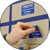 Aplicación manual de etiquetas