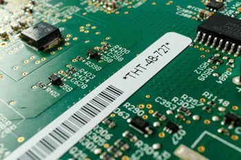 Etiqueta Brady B-727 para placas de circuitos y componentes